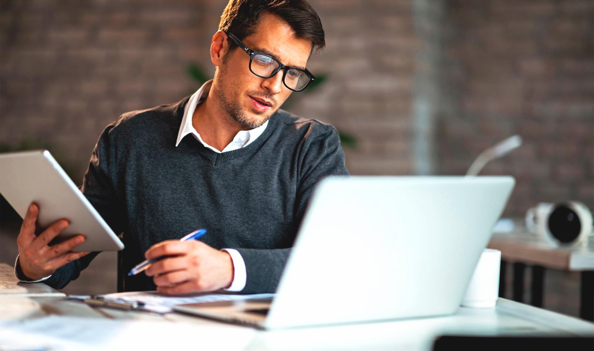 Interfața platformei Polarynequix cu exerciții practice de SEO local